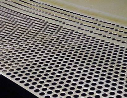 沖孔網在柴油機散熱器上的應用 沖孔網在柴油機散熱器上的應用